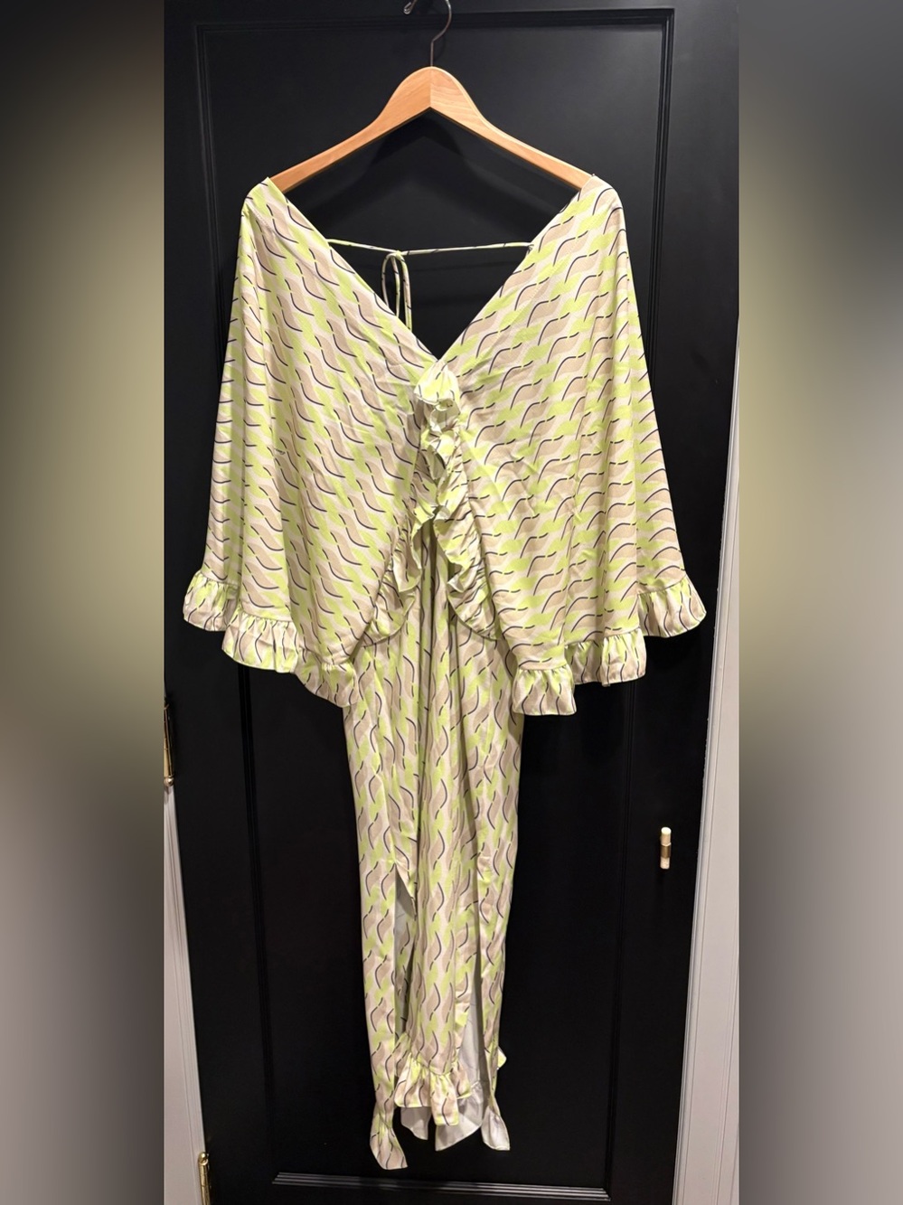 Light Green Ruffle dress Miami slits on both side butterfly sleeves caos brazil